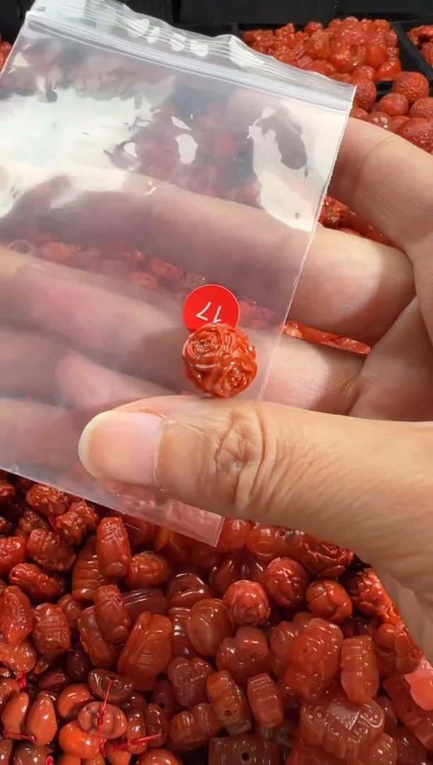 颈饰未镶嵌南红玛瑙2