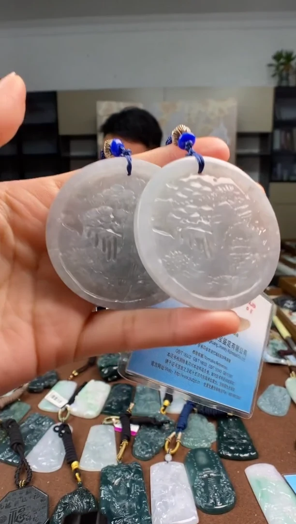 颈饰未镶嵌翡翠多样性发其一