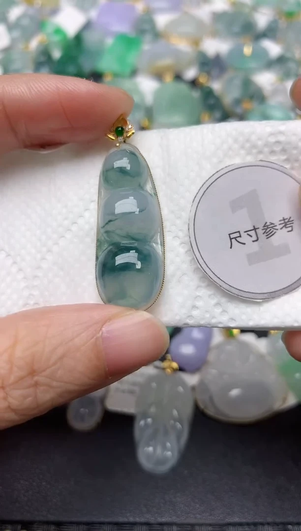 颈饰18K金镶嵌翡翠天然缅甸A货翡翠