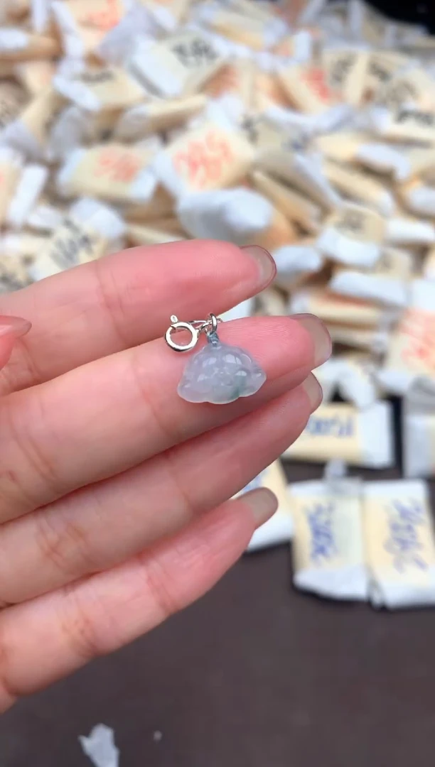 翡翠挂件未镶嵌一