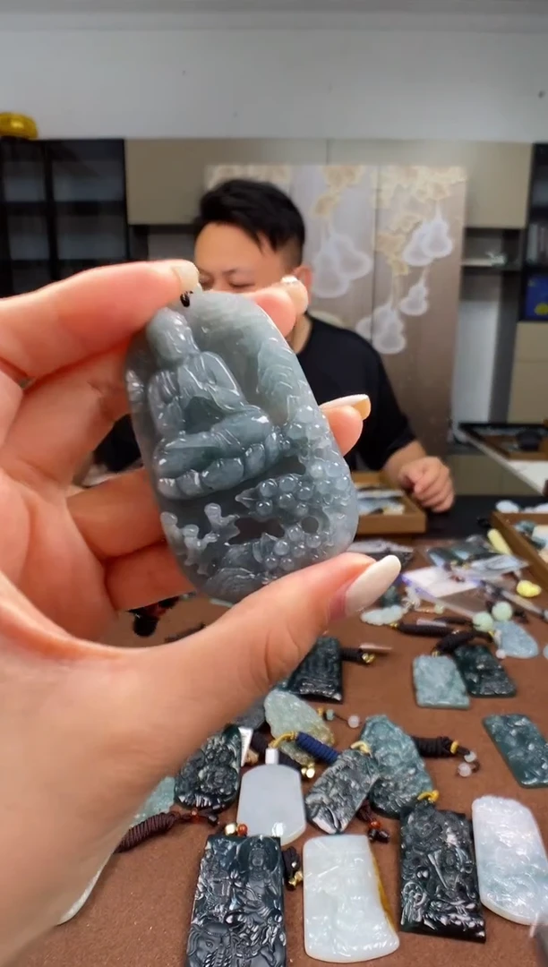 颈饰未镶嵌翡翠多样性发其一