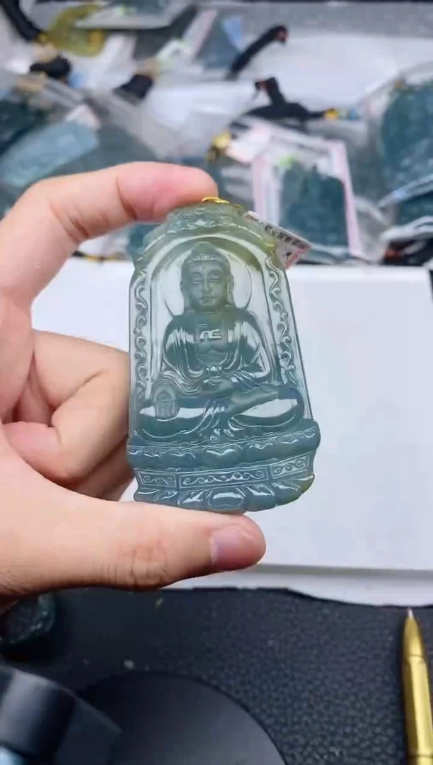 颈饰未镶嵌翡翠