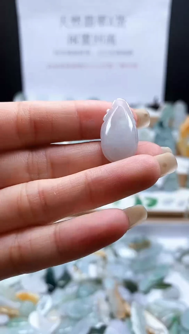 翡翠未镶嵌吊坠(不含链)240福瓜