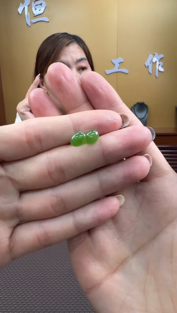 【闪购商品】和田玉耳饰18K金镶嵌一对