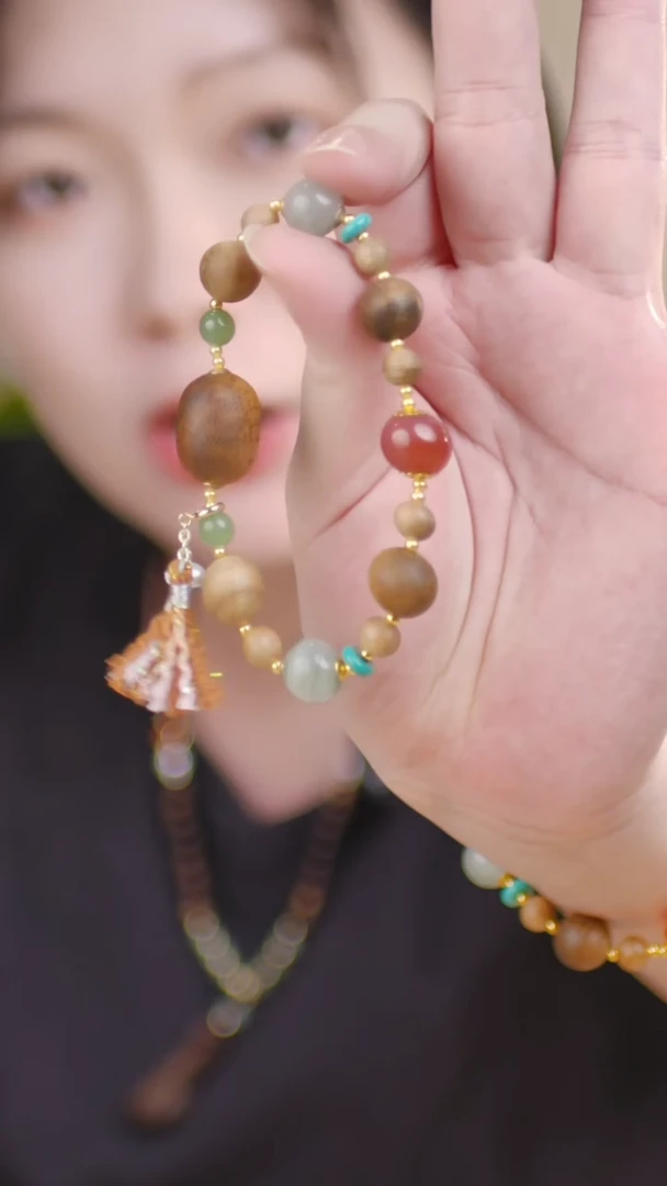 玛瑙/玉髓手串未镶嵌（星系白奇楠单圈）