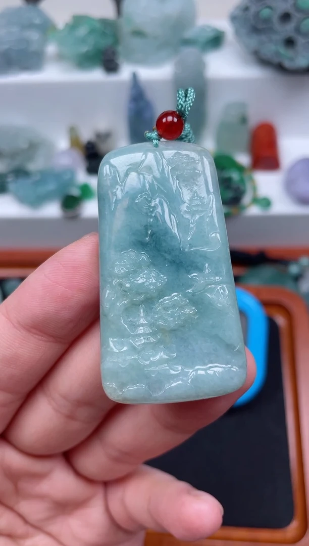 【闪购商品】翡翠颈饰未镶嵌山水