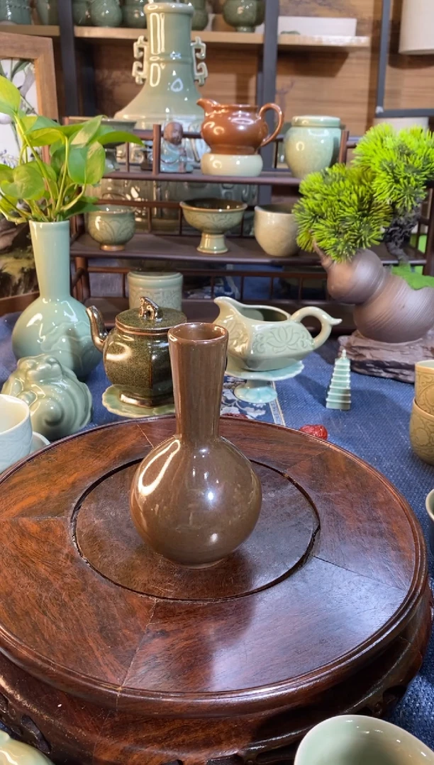 【闪购商品】XG006黑金釉 直筒小花插1只微瑕