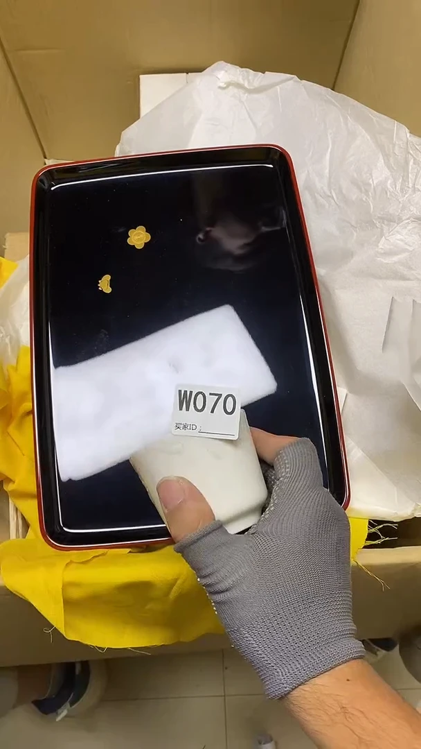瓷片木*W070默认微瑕，谨慎参拍