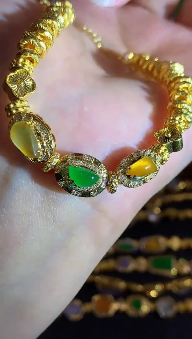 18K金镶嵌手链翡翠YS多样性发其一