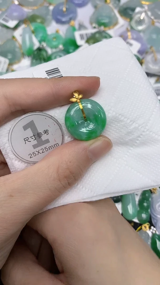 颈饰18K金镶嵌翡翠1111111111