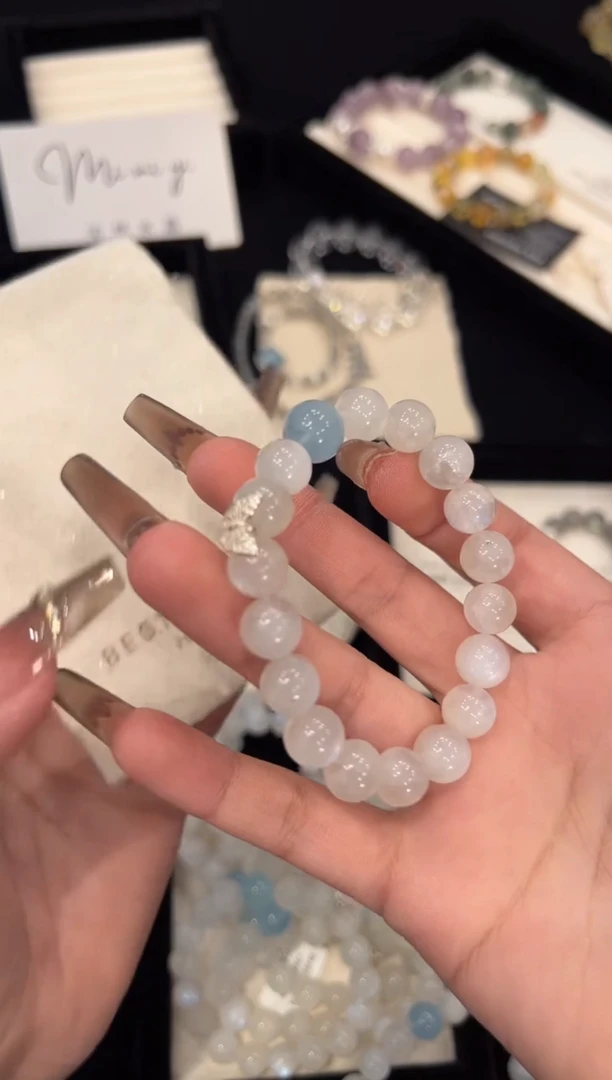 【闪购商品】水晶手链银S925镶嵌蓝月光手链x1369