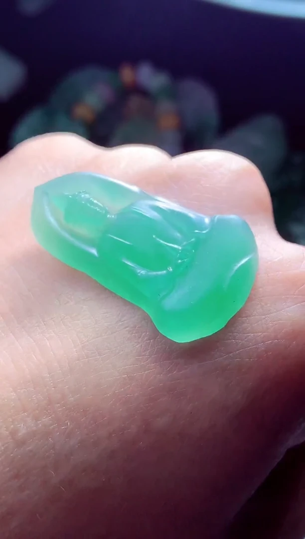未镶嵌定制翡翠秀*?翡翠毛货定制