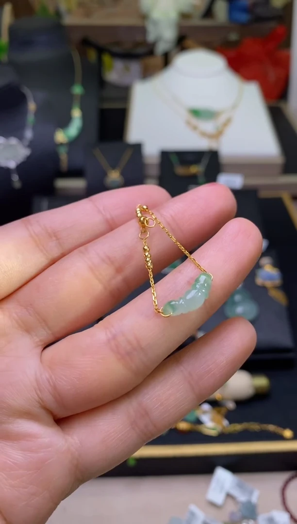 【闪购商品】翡翠颈饰18K金镶嵌净货17924