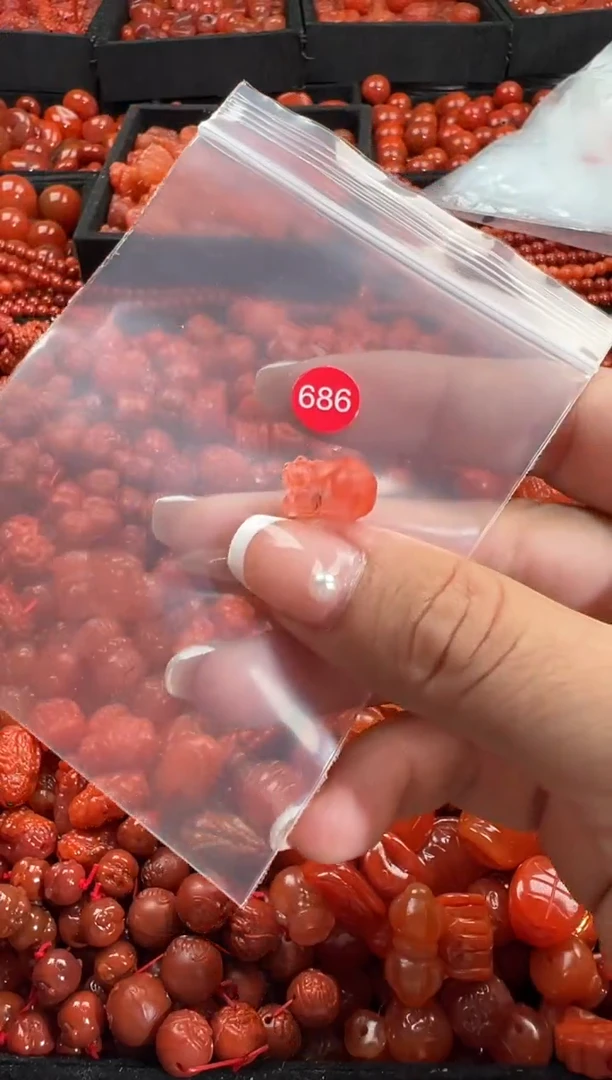 颈饰未镶嵌南红玛瑙1