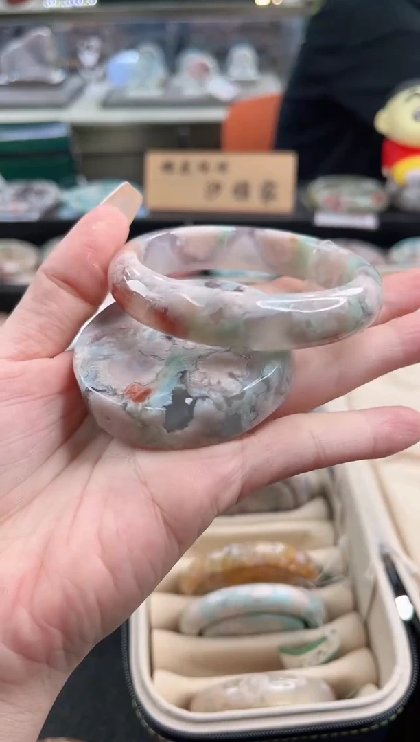 未镶嵌手镯石英质玉尘*丷圈口（赠品镯心）