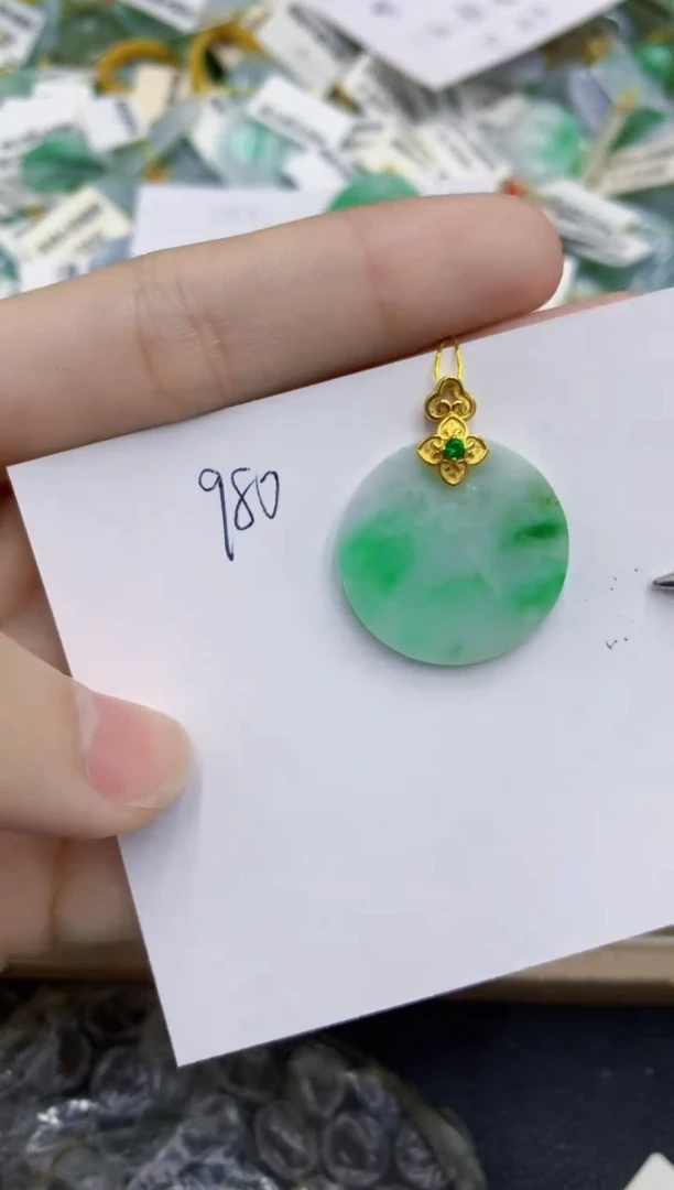 颈饰未镶嵌翡翠 翡翠