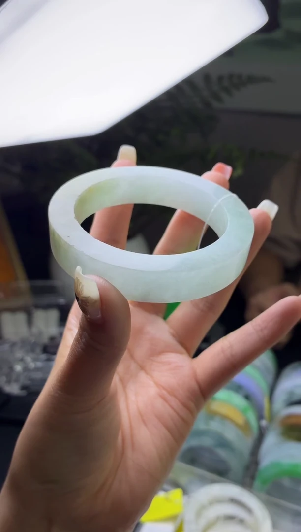 定制翡翠正圈未镶嵌?****?缅甸天然翡翠手镯定制