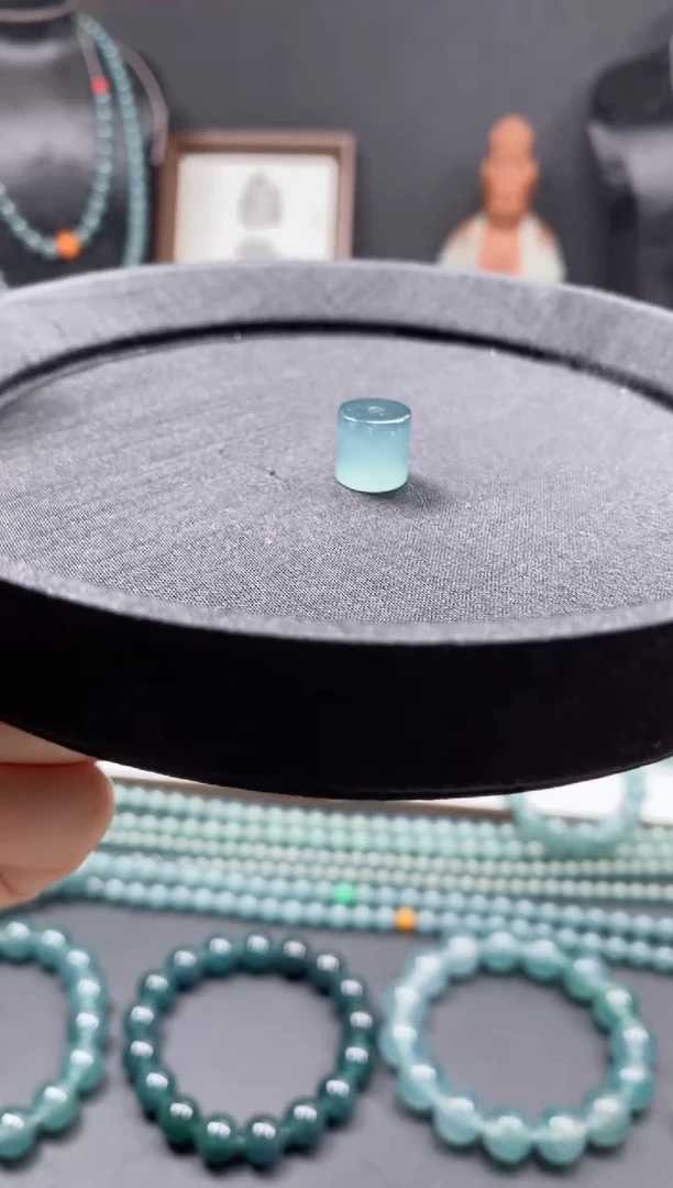 翡翠未镶嵌颈饰0650401218