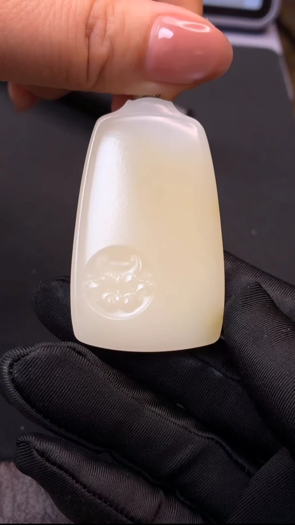 吊坠(不含链)未镶嵌和田玉和田玉吊坠