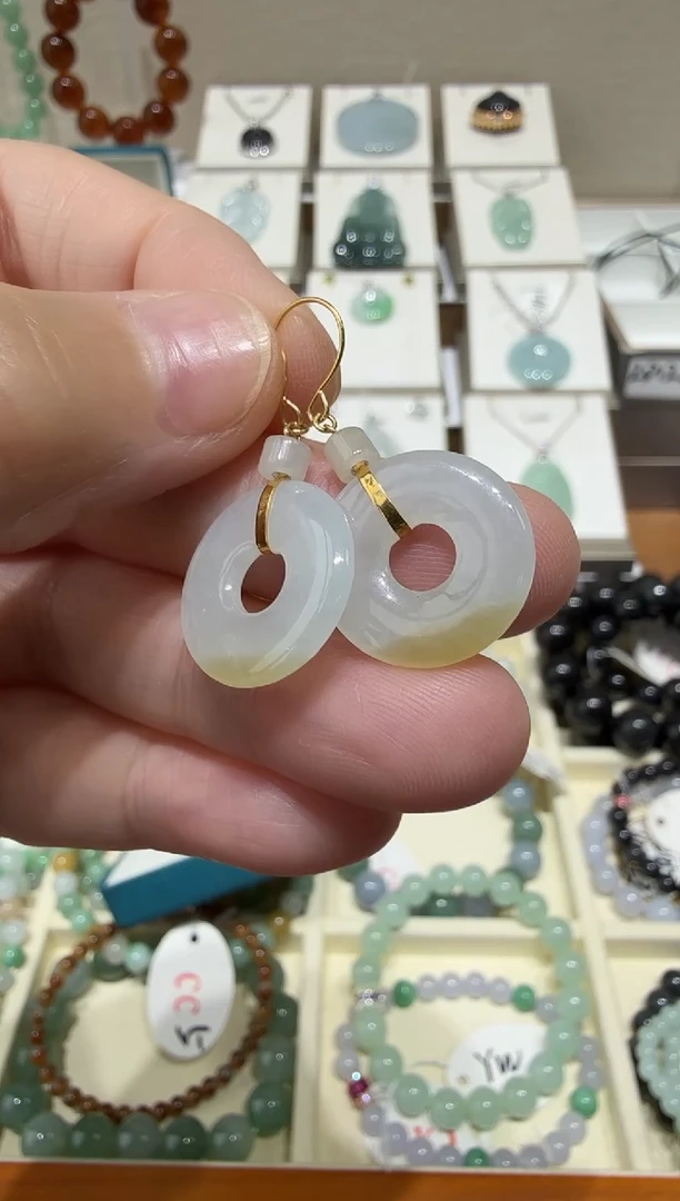 18K金镶嵌挂件翡翠A货翡翠多样性孤品