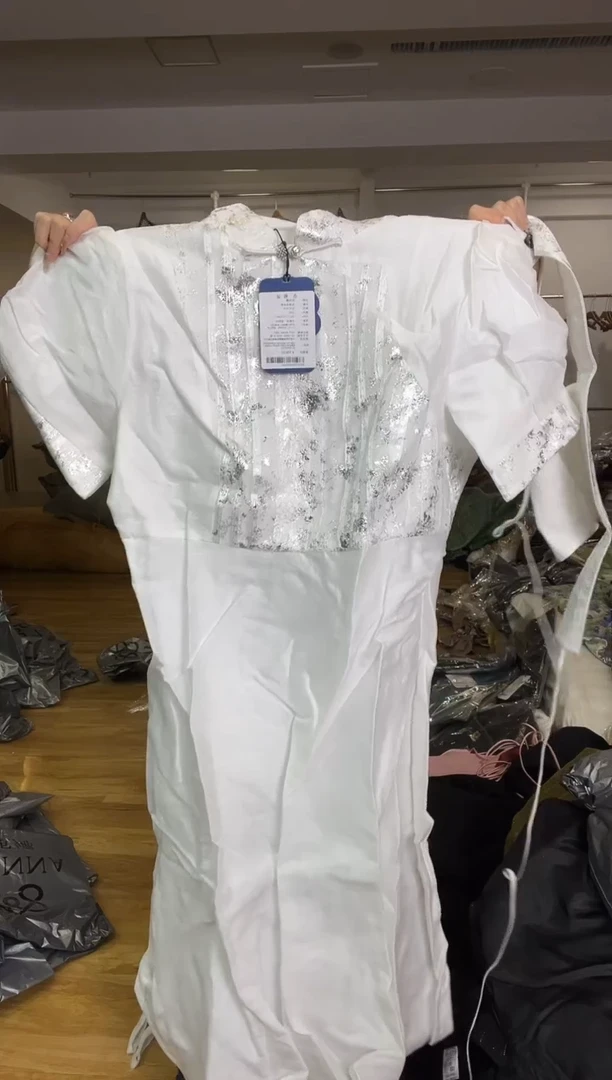 连衣裙       3XL码    135-145斤