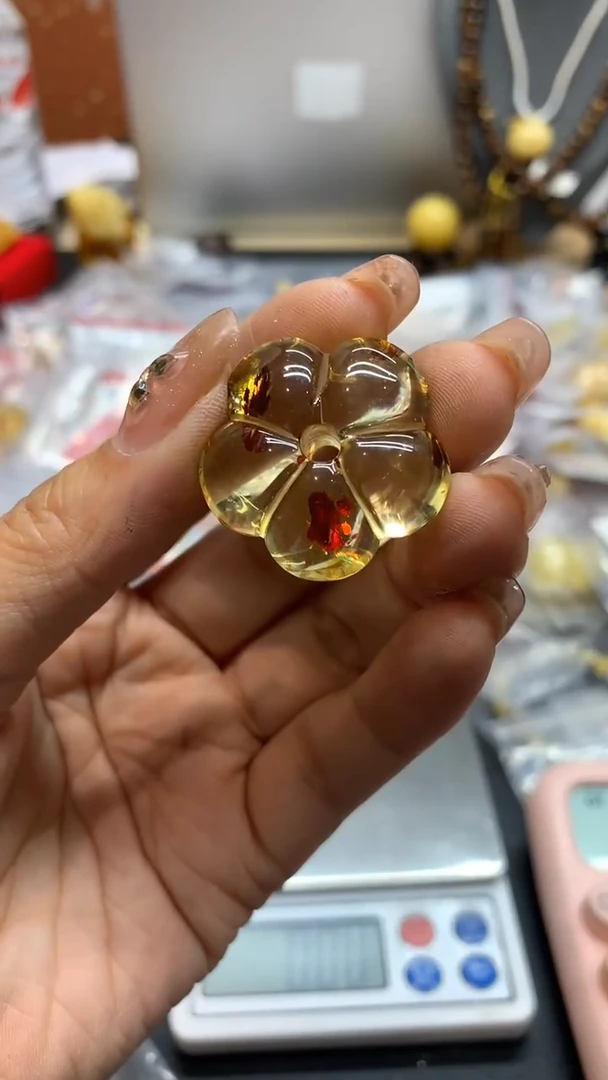 【闪购商品】未镶嵌琥珀珠宝奇石705