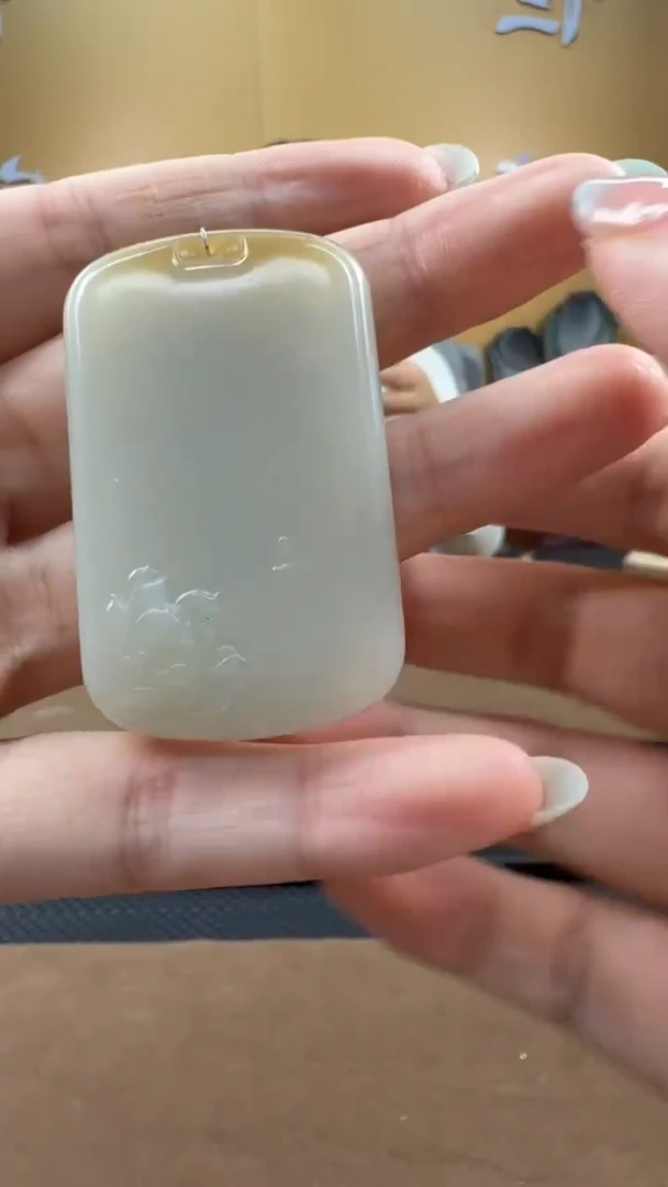 颈饰未镶嵌和田玉挂件