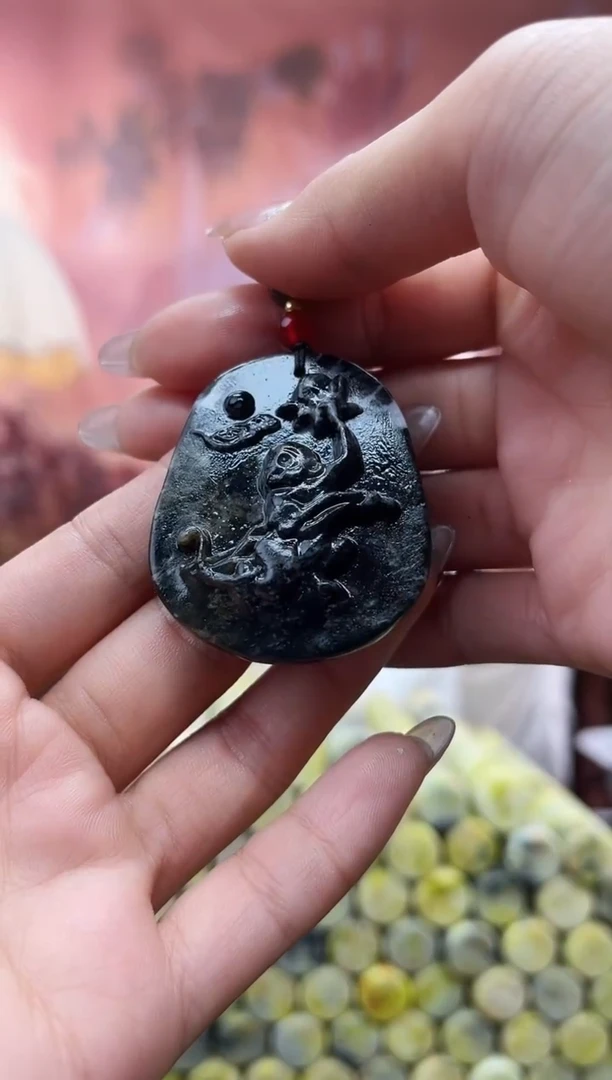 未镶嵌岫玉吊坠·