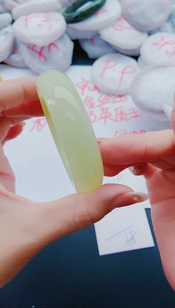未镶嵌手镯石英质玉向*K175-57-58