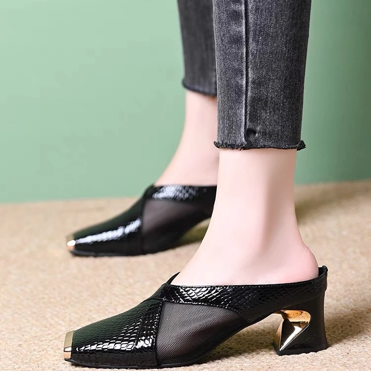 【万象撤柜】尖头粗跟凉拖鞋女夏季外穿中跟软皮2025年镂空懒人H