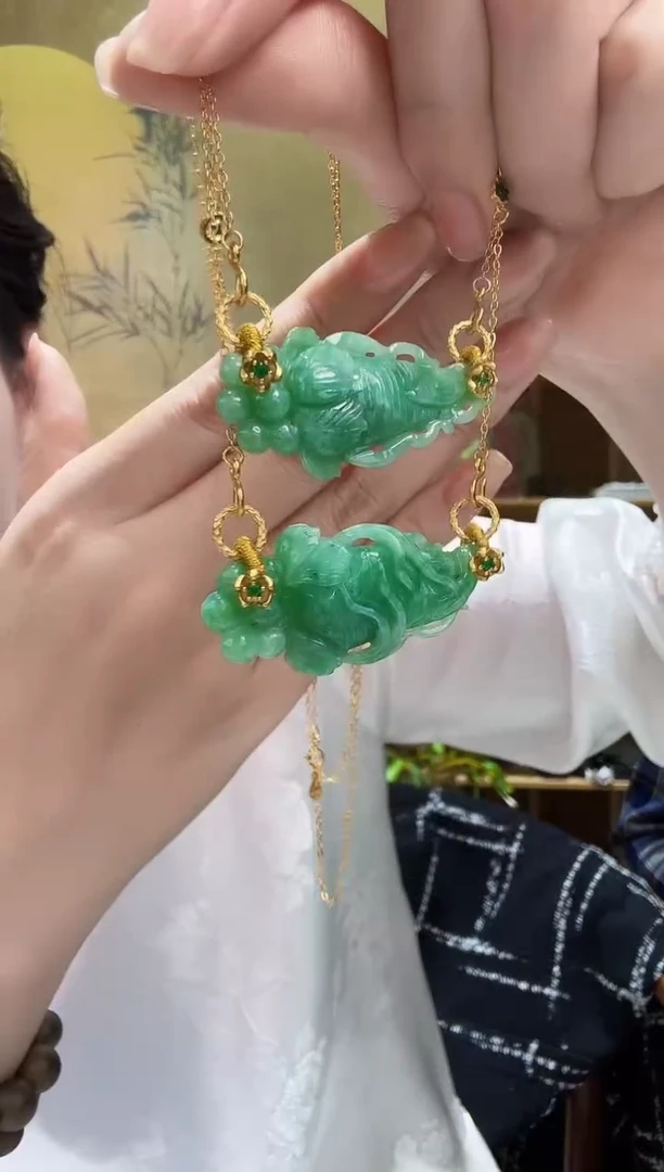 颈饰未镶嵌翡翠多样发其一个