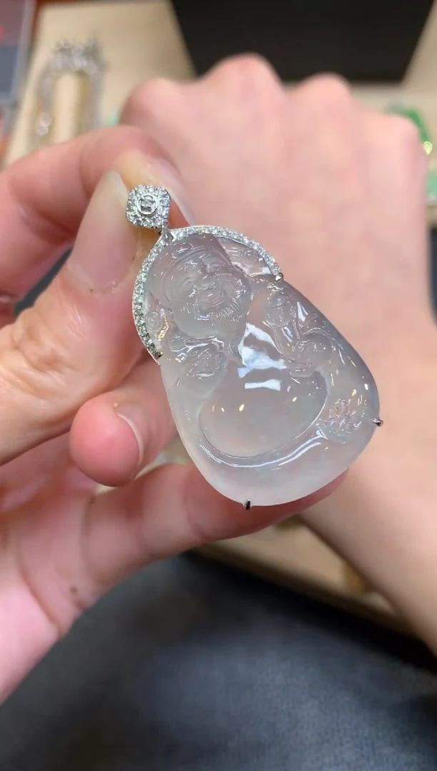 【闪购商品】翡翠颈饰18K金镶嵌财神爷【无服务费】