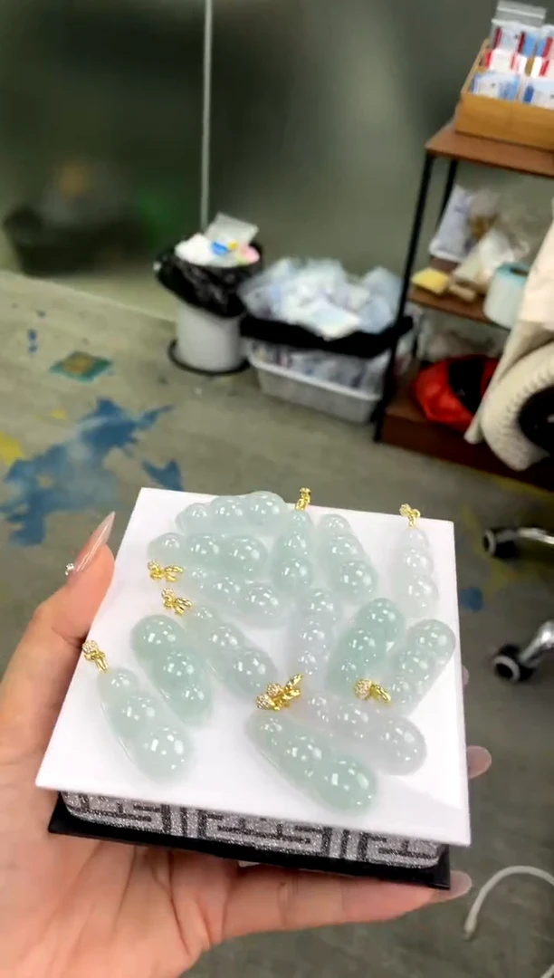 翡翠银S925镶嵌吊坠(赠链)福豆多样性发货发一件