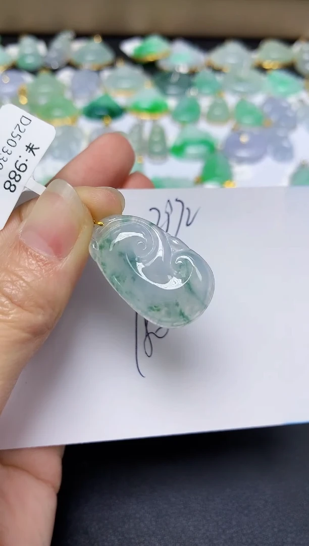 翡翠18K金镶嵌颈饰 天然翡翠A货