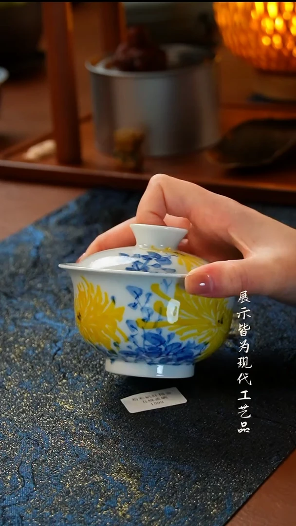 景德镇手绘写意霸王菊盖碗