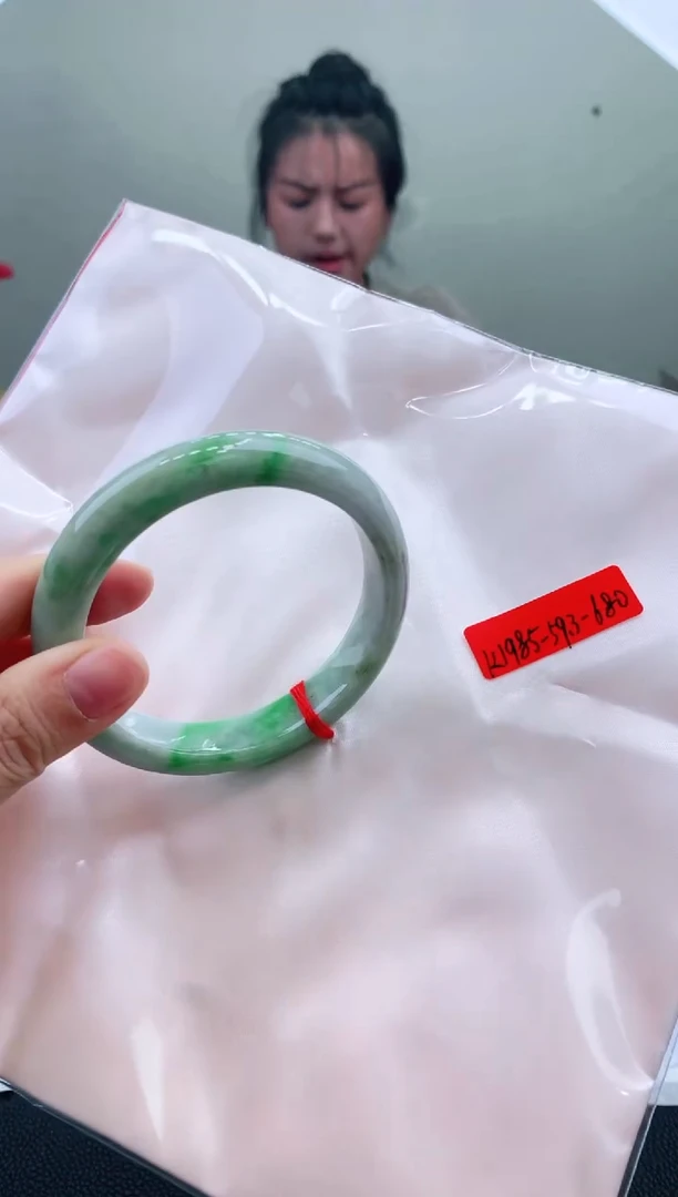 未镶嵌手镯翡翠58