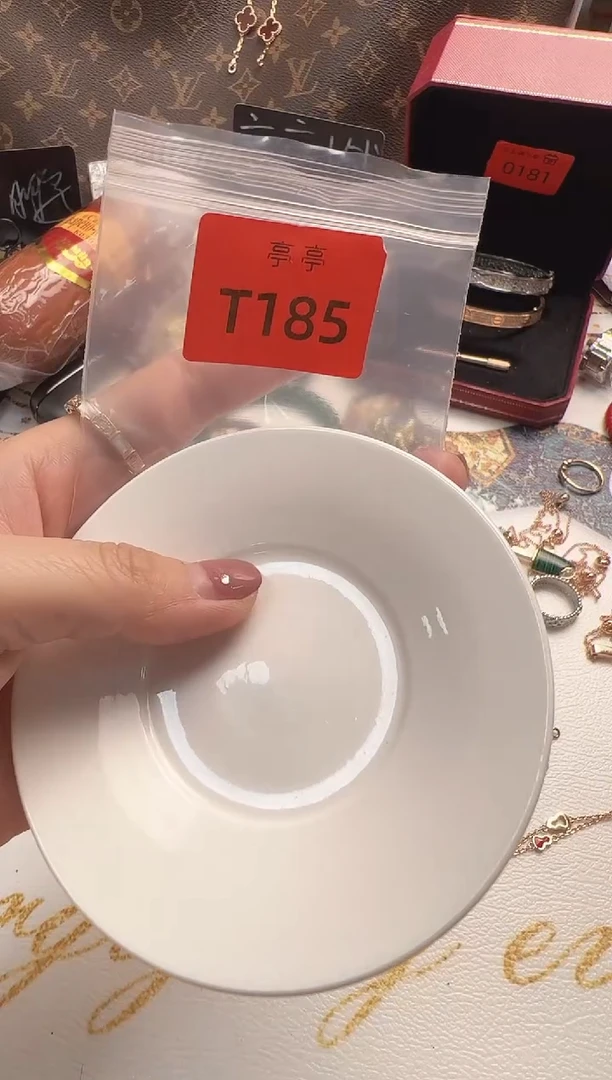 瓷片彧贤聚宝阁彧贤聚宝阁