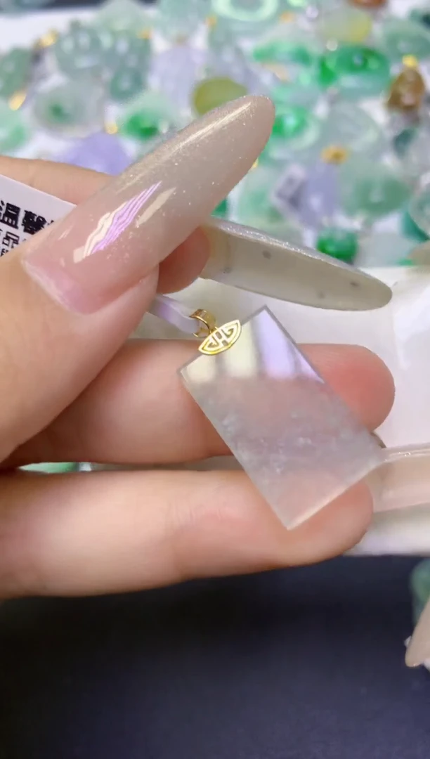 颈饰18K金镶嵌翡翠天然缅甸翡翠A货百元以上9元证书费自理