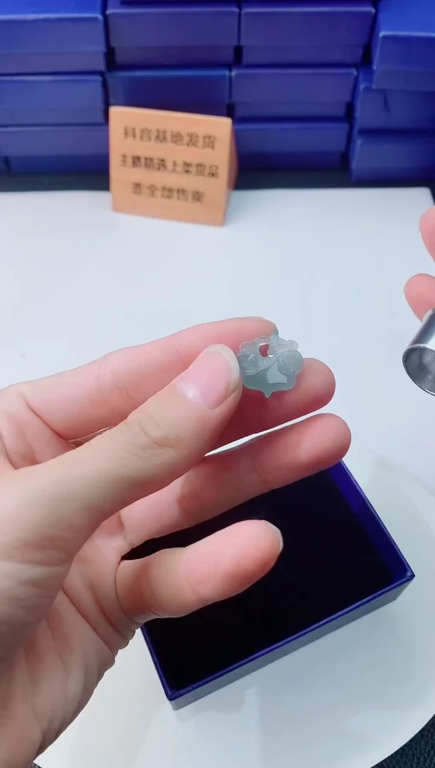 翡翠未镶嵌颈饰11111111
