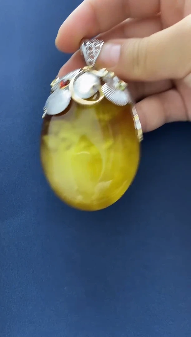 裸石琥珀未镶嵌吊坠
