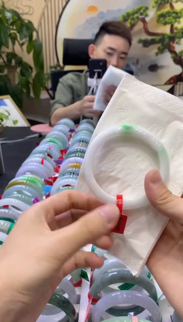 翡翠手镯未镶嵌4691