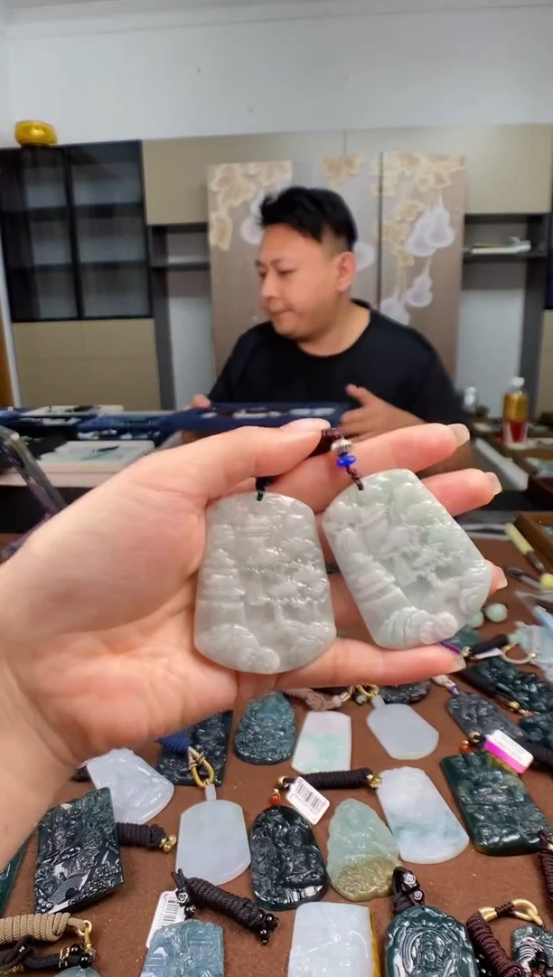 颈饰未镶嵌翡翠 多样性发其一