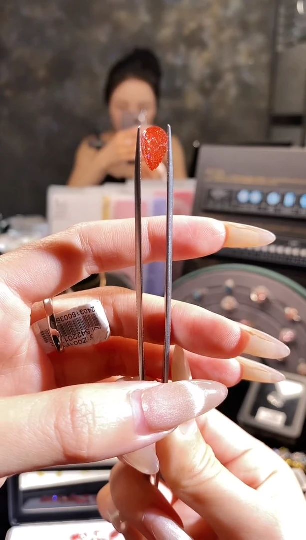 裸石实验室培育钻石2.825ct红钻水滴型裸石