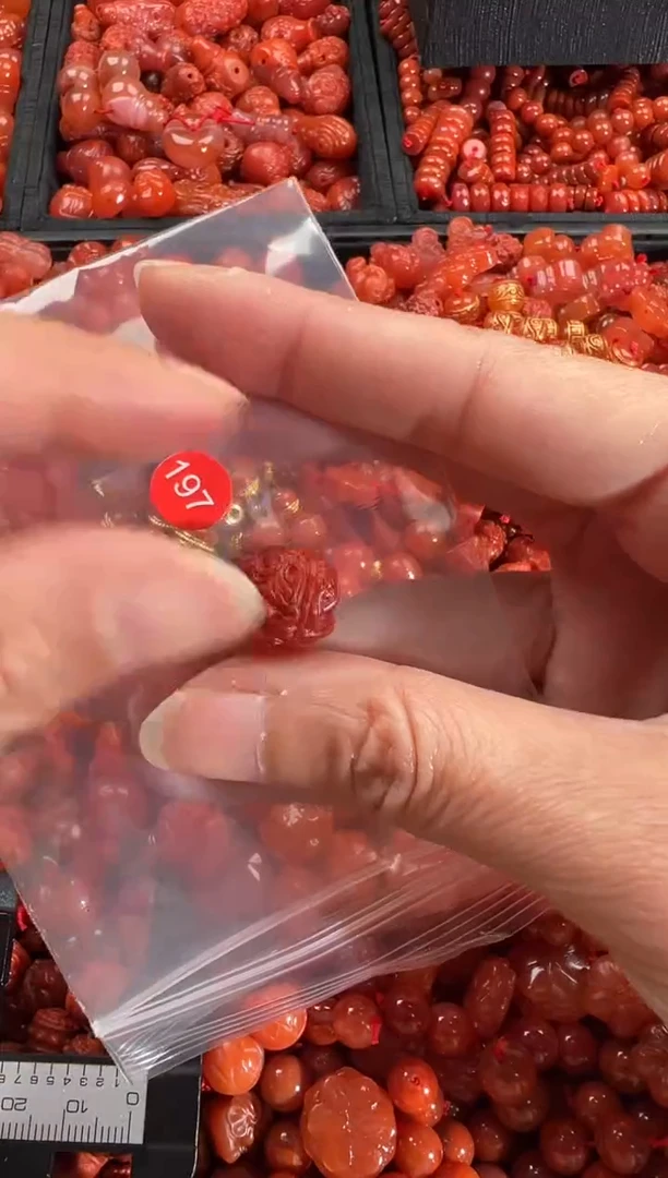 【闪购商品】南红玛瑙颈饰未镶嵌1