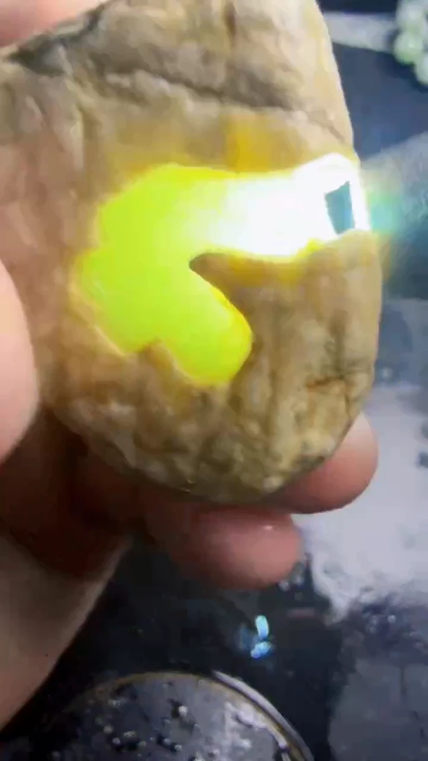 未镶嵌挂件翡翠等*天然翡翠061