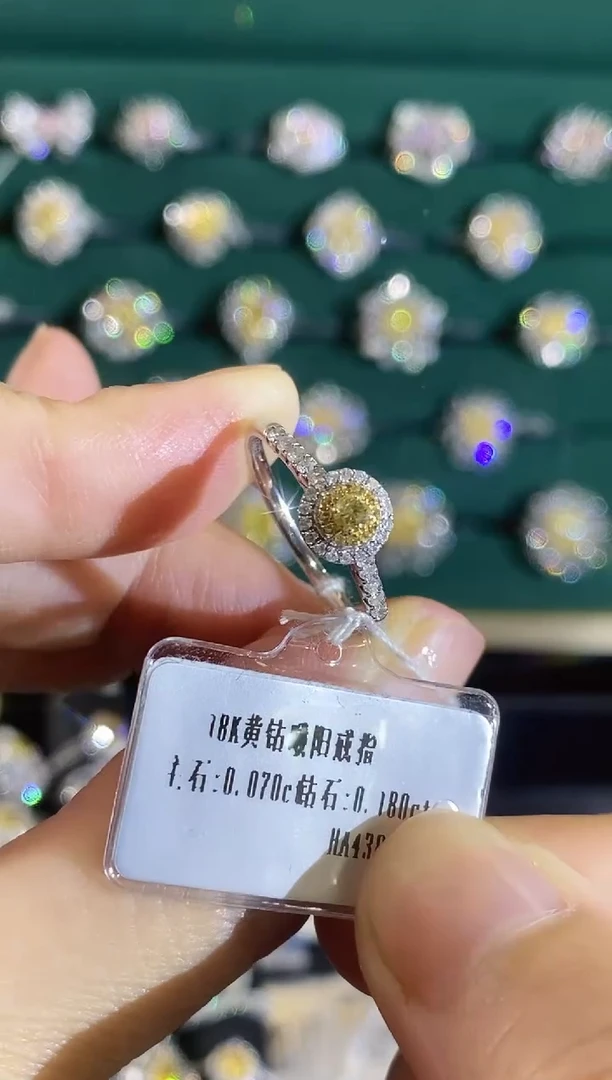 18K金镶嵌戒指钻石00