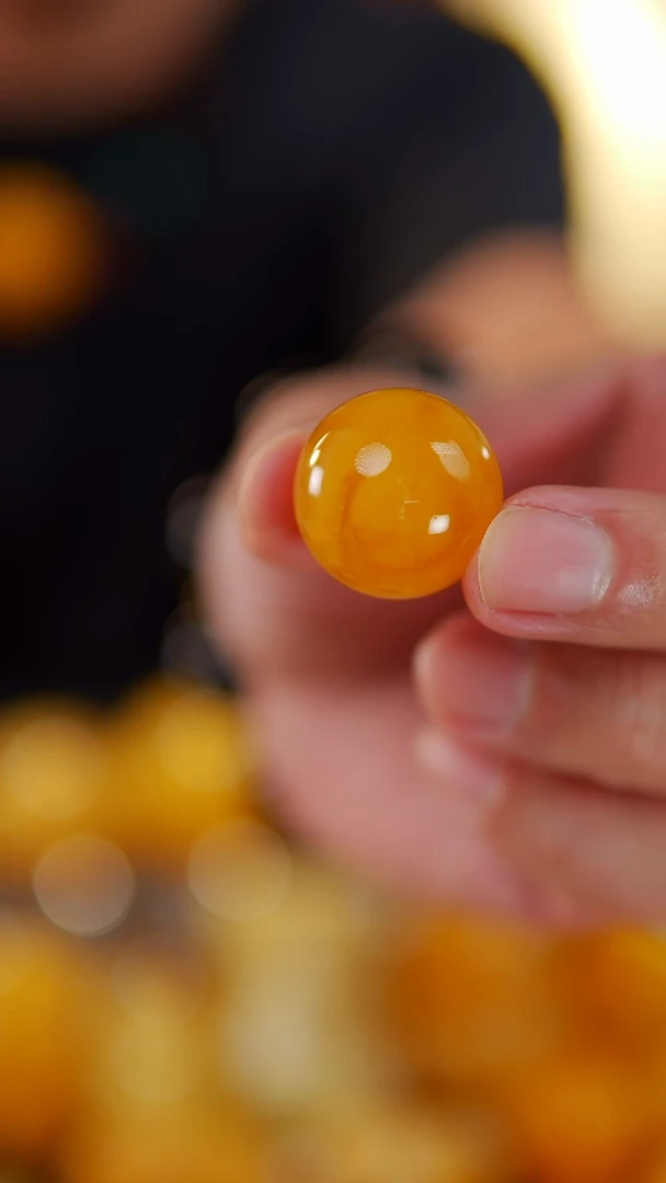 裸石琥珀未镶嵌24.2mm焦皮料圆珠8.13