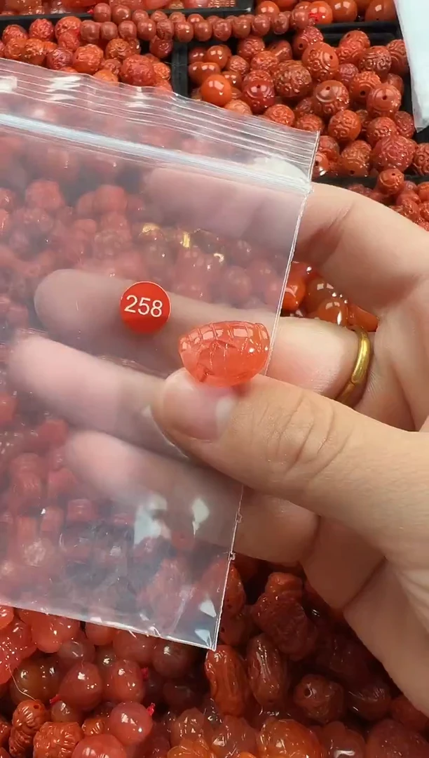 颈饰未镶嵌南红玛瑙1