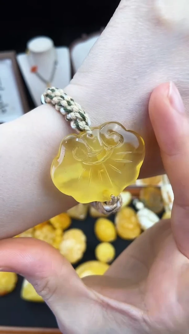琥珀未镶嵌珠宝奇石柒月