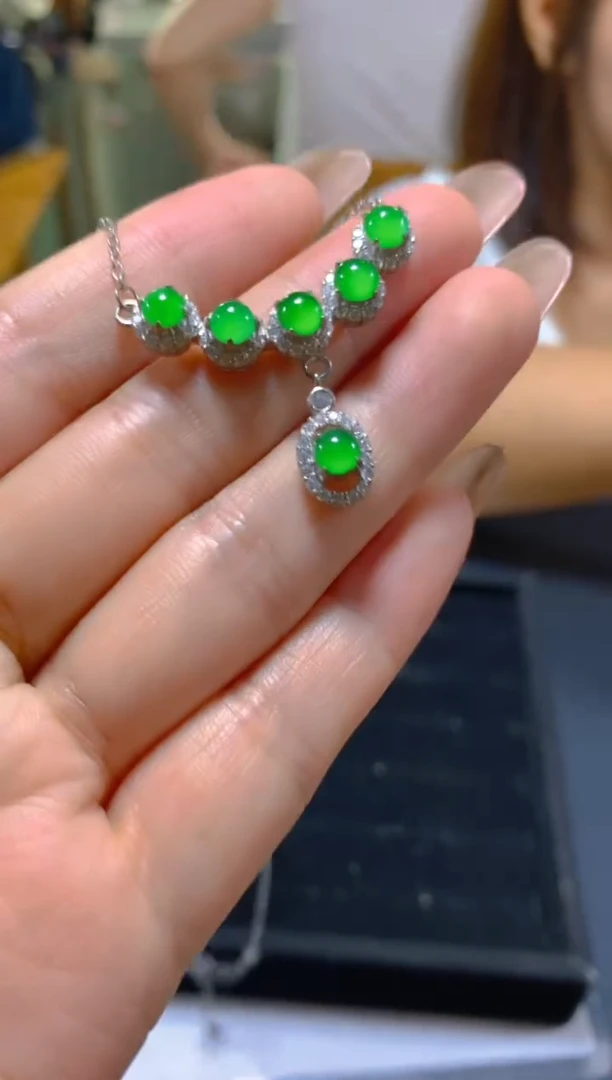 颈饰未镶嵌翡翠多样性发一